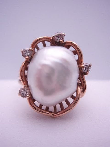 14k Mobe Pearl and Diamond Ring
